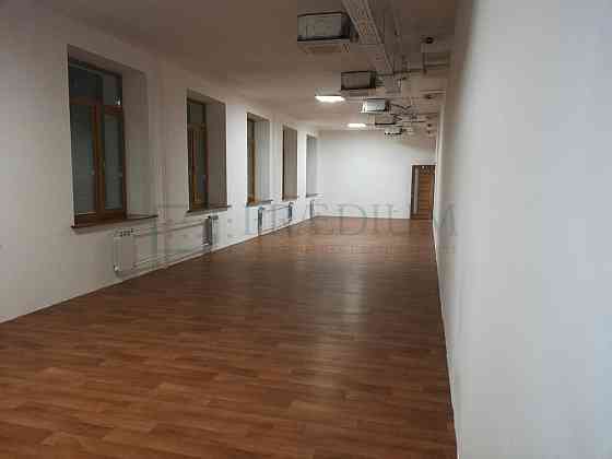Продается офисное помещение 3700 м² Москва