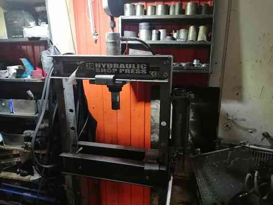 Действующий автосервис и магазин автозапчастей Санкт-Петербург