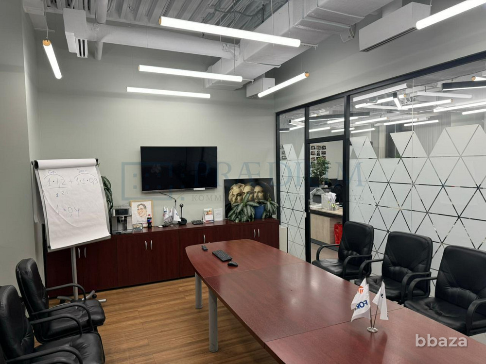 Продается офисное помещение 594 м² Москва - изображение 2