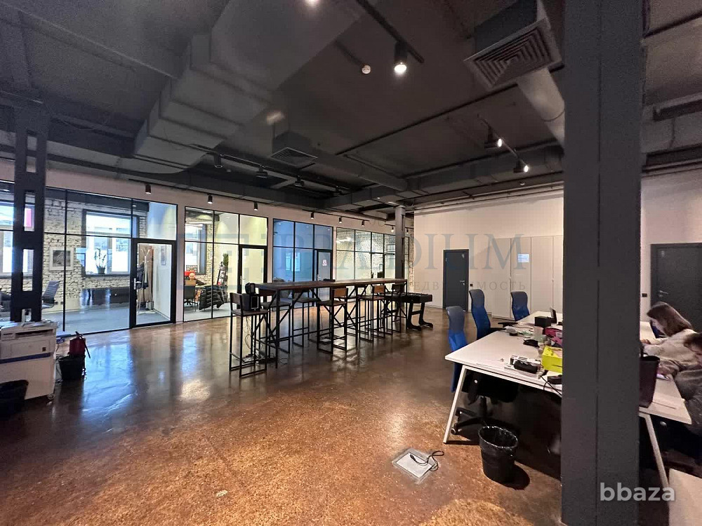 Продается офисное помещение 571 м² Москва - изображение 1