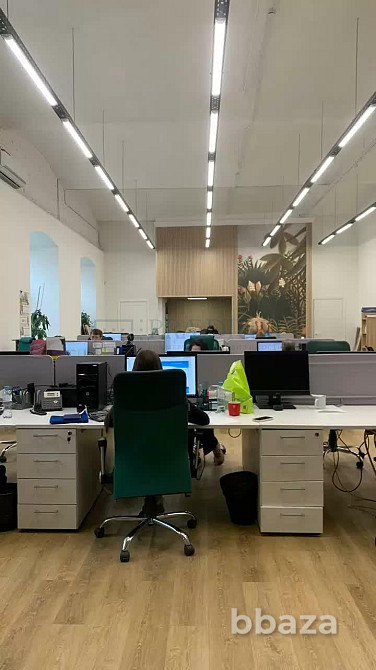 Продается офисное помещение 227 м² Москва - изображение 1