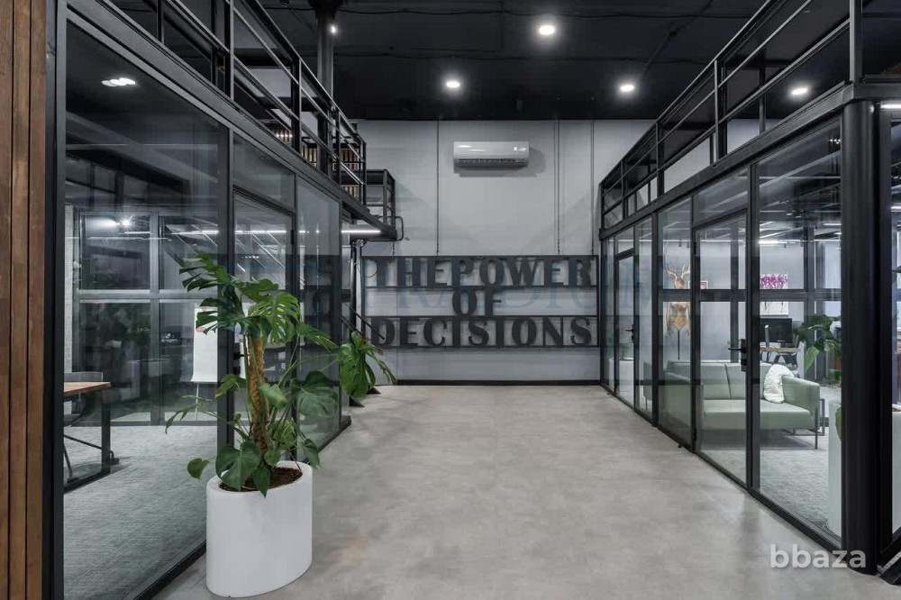 Продается офисное помещение 236 м² Москва - изображение 1