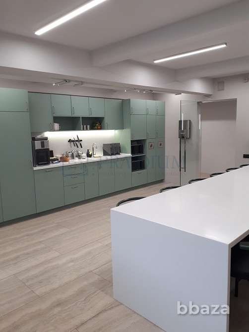 Сдается офисное помещение 450 м² Москва - изображение 3