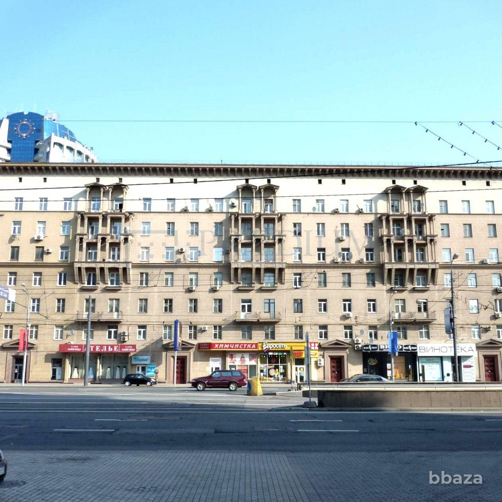 Продается торговое помещение 518 м² Москва - изображение 1