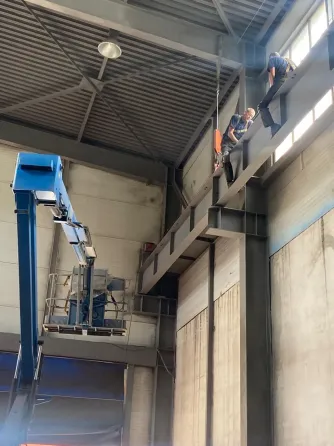 Страховочная анкерная линия для кровли здания Москва