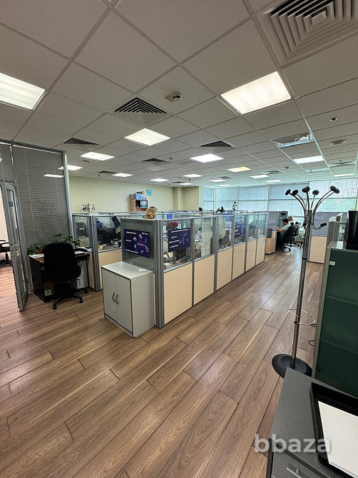 Сдается офисное помещение 900 м² Москва - изображение 2