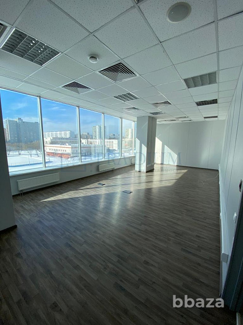 Сдается офисное помещение 800 м² Москва - изображение 1