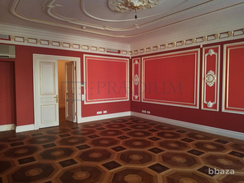 Сдается офисное помещение 1500 м² Москва - изображение 1