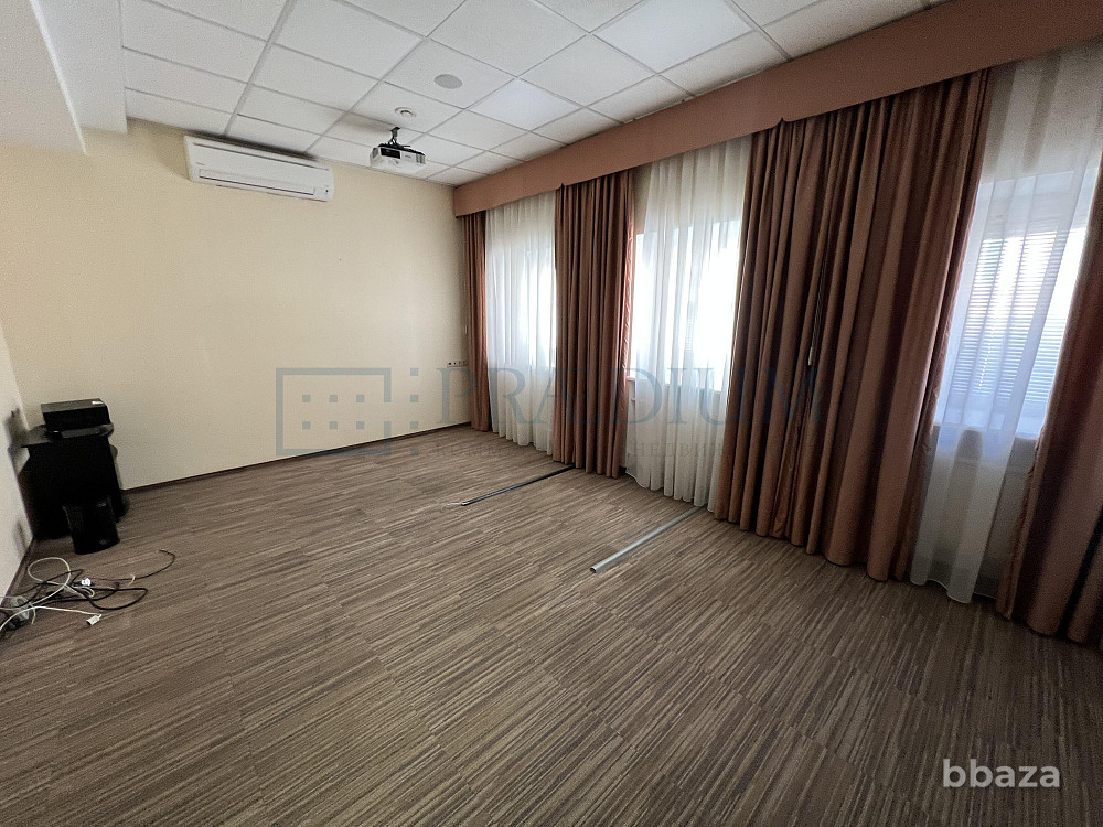 Сдается офисное помещение 742 м² Москва - изображение 1