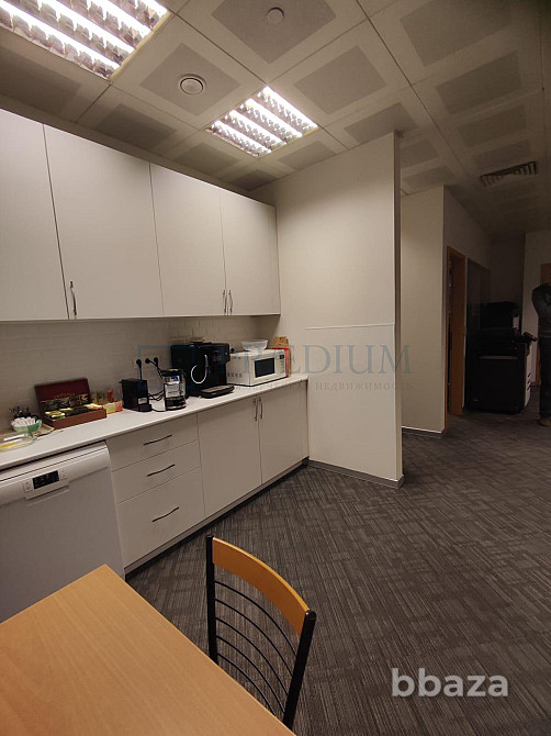 Сдается офисное помещение 461 м² Москва - изображение 4