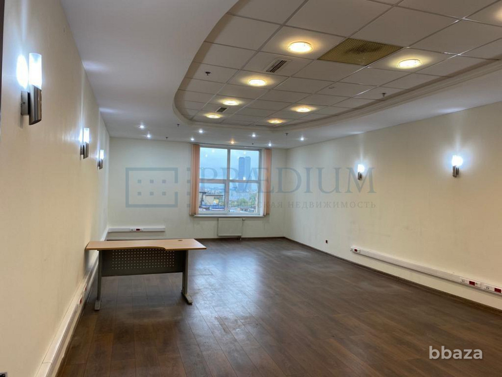 Продается помещение свободного назначения 890 м² Москва - изображение 1