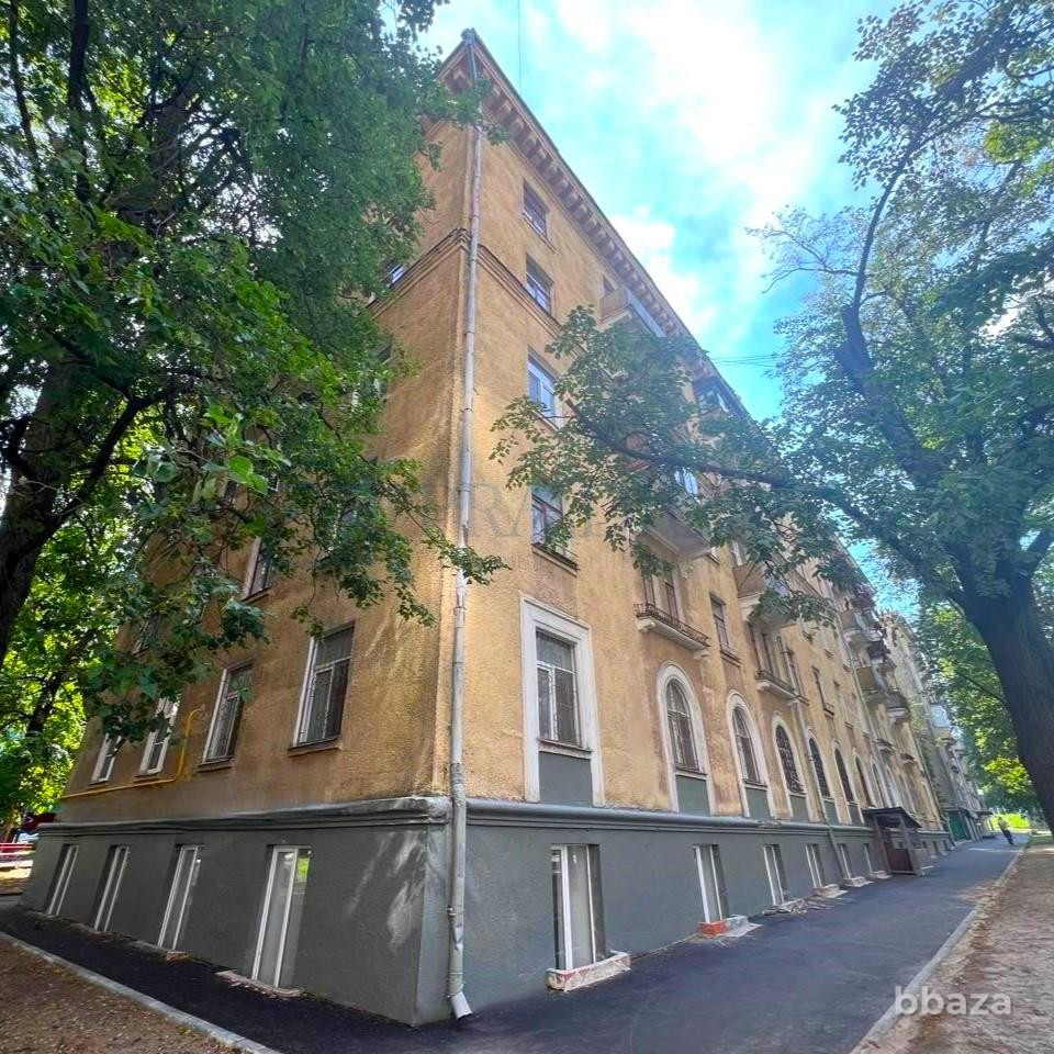 Продается офисное помещение 451 м² Москва - изображение 2