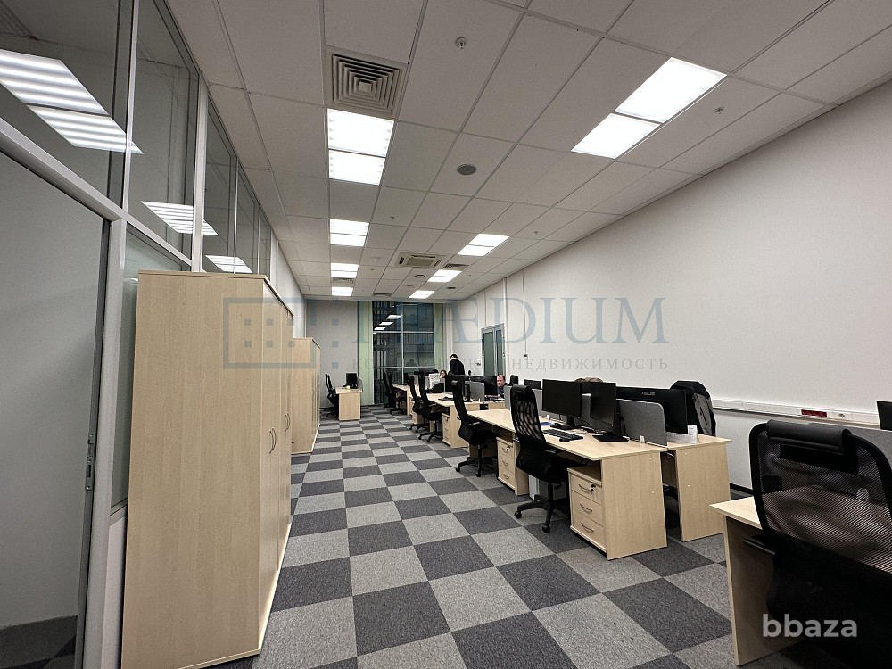 Продается офисное помещение 581 м² Москва - изображение 1