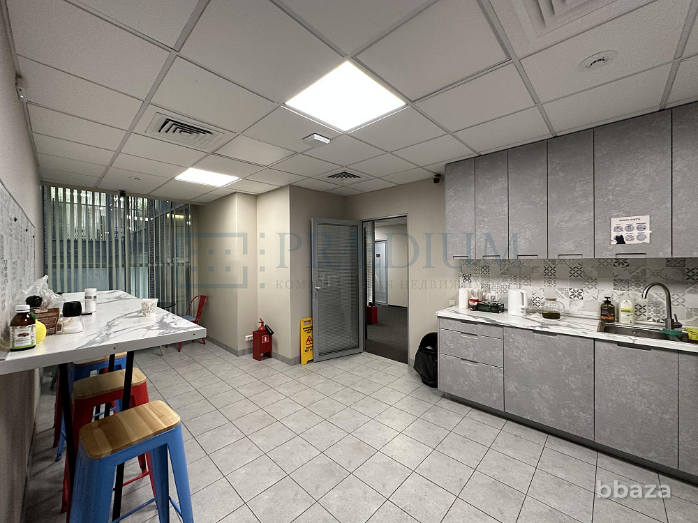Продается офисное помещение 221 м² Москва - изображение 3