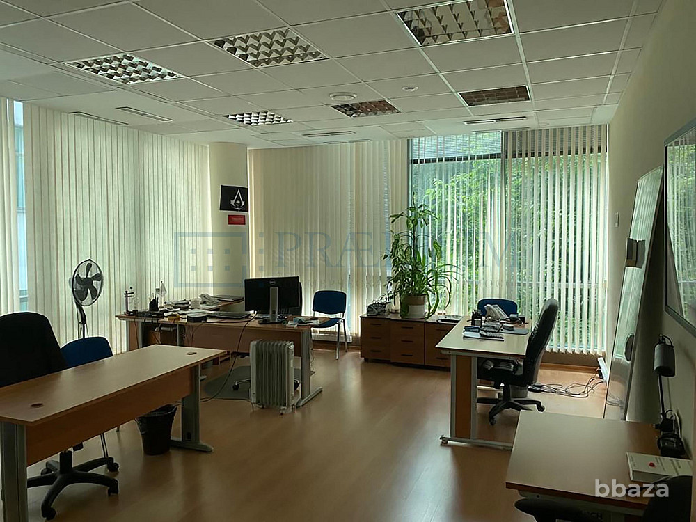 Продается офисное помещение 479 м² Москва - изображение 1