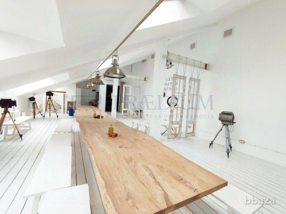 Продается помещение свободного назначения 1058 м² Москва - изображение 1