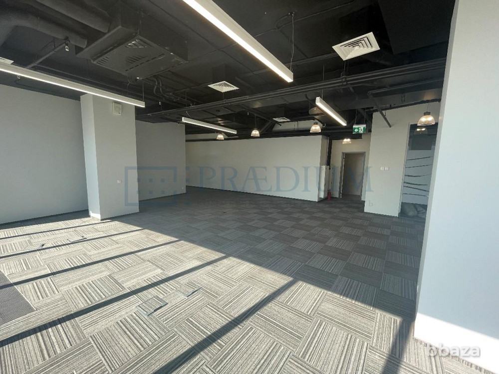 Сдается офисное помещение 736 м² Москва - изображение 1