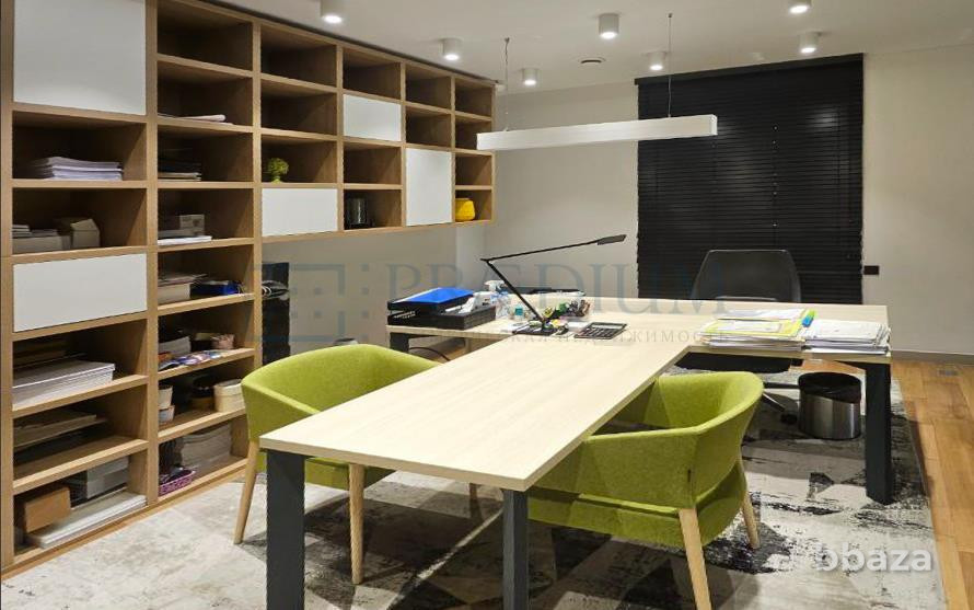 Продается офисное помещение 699 м² Москва - изображение 1