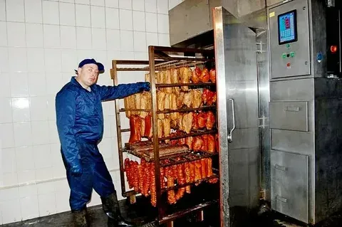 Продается работающее непрерывно в Донецке с 1998 года производство колбасы Донецк