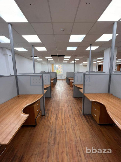 Сдается офисное помещение 242 м² Москва - изображение 1