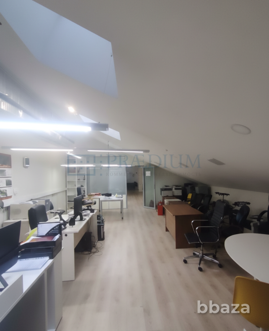 Сдается офисное помещение 241 м² Москва - изображение 1