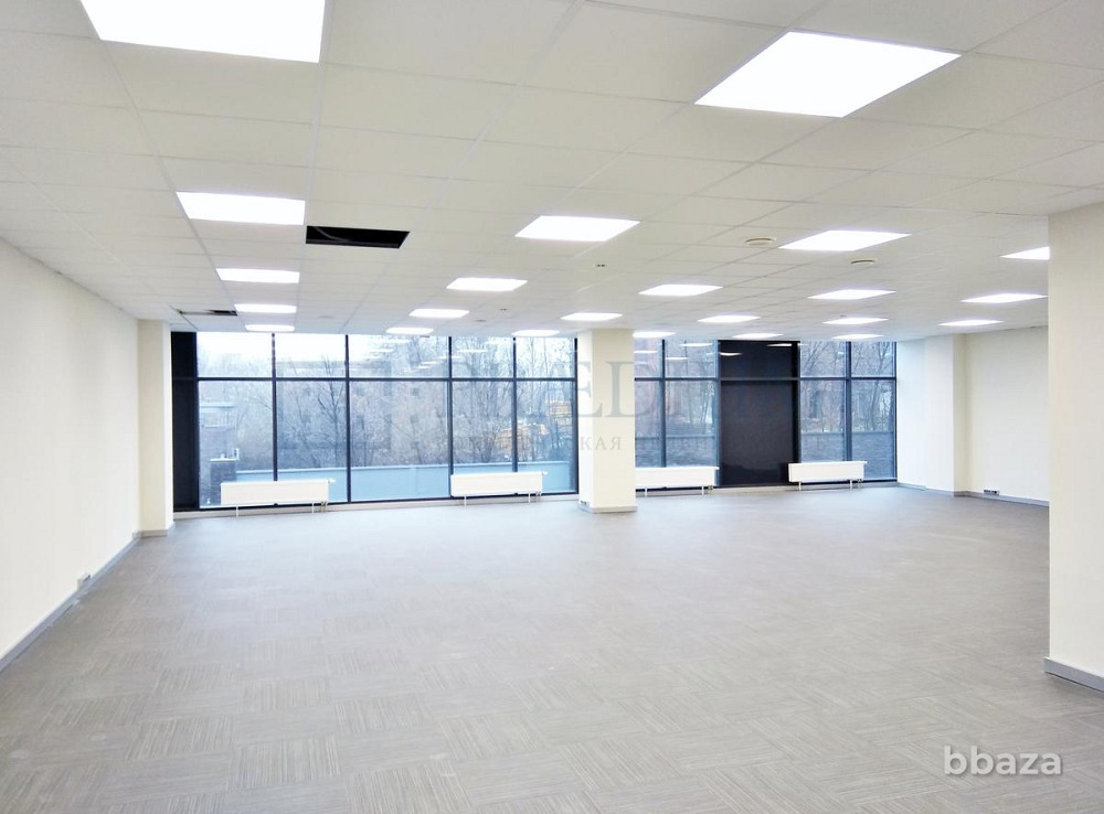 Продается офисное помещение 686 м² Москва - изображение 1