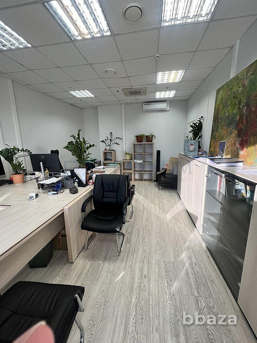 Сдается офисное помещение 445 м² Москва - изображение 2