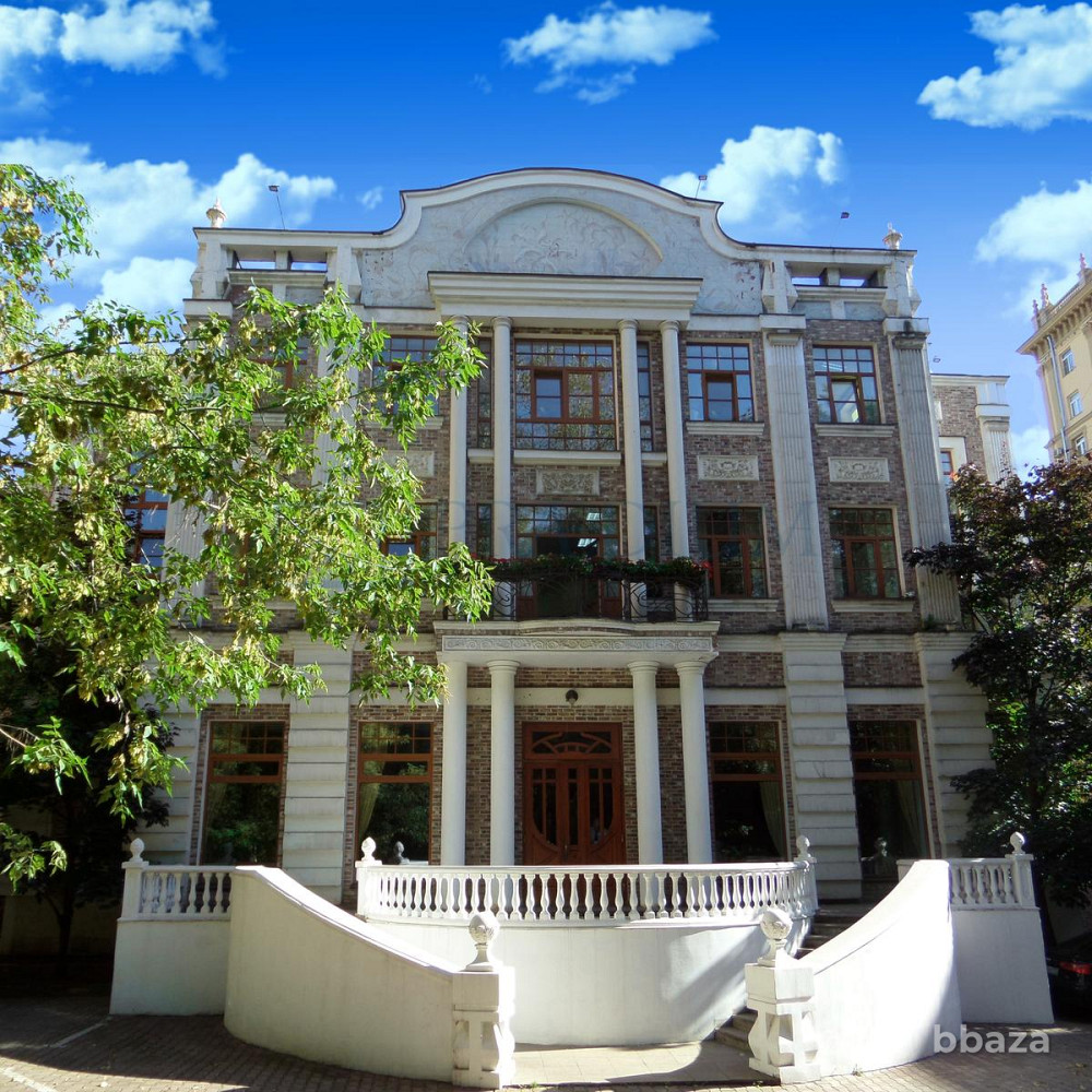 Сдается офисное помещение 211 м² Москва - изображение 1