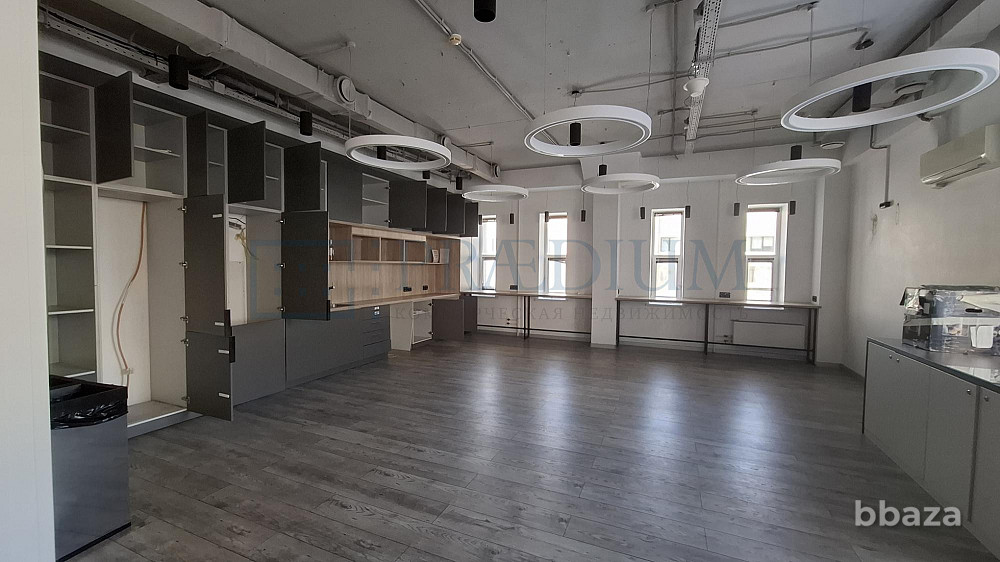 Сдается офисное помещение 811 м² Москва - изображение 1