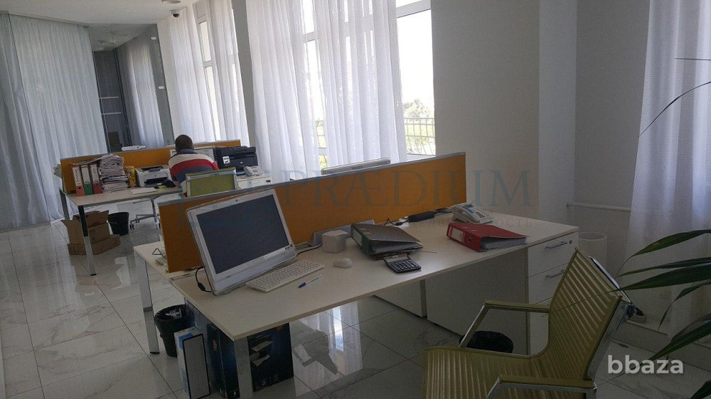 Продается офисное помещение 136 м² Москва - изображение 1