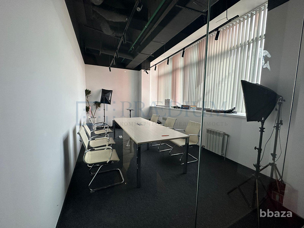 Продается офисное помещение 580 м² Москва - изображение 1