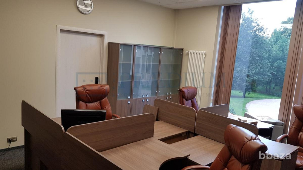 Сдается офисное помещение 211 м² Москва - изображение 1