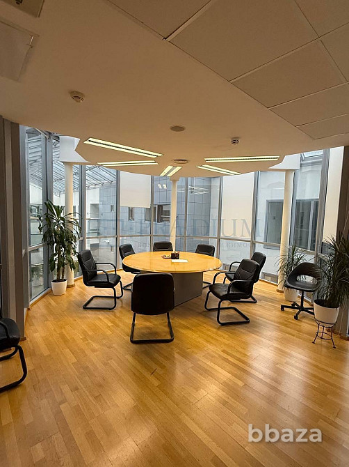 Сдается офисное помещение 900 м² Москва - изображение 2