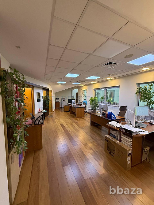 Сдается офисное помещение 900 м² Москва - изображение 1