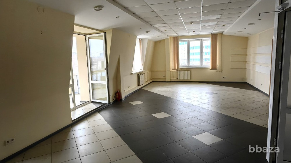 Офис в самом центре города 189 м² 1 линия Красноярск - изображение 1