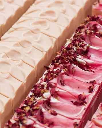 Натуpaльное мылo ручной работы. Новосибирск