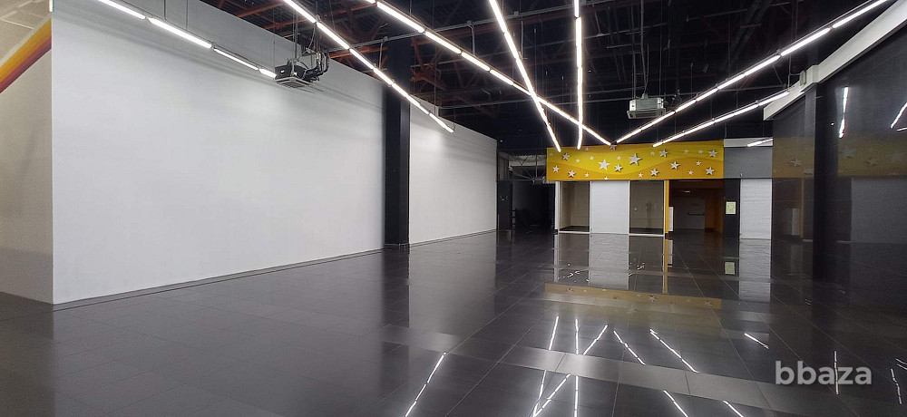 Уникальная площадка 370 м2 с высотой потолков до 9 м в ТЦ «ПокровSky» Красноярск - изображение 3