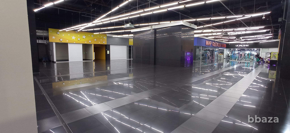 Уникальная площадка 370 м2 с высотой потолков до 9 м в ТЦ «ПокровSky» Красноярск - изображение 1