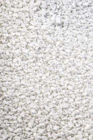 Продам дробленку ПП . Цвет белый . Ведро пищевое . Премиальное качество. Москва