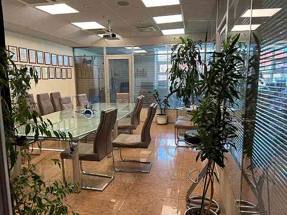 Продается офисное помещение 454 м² Москва