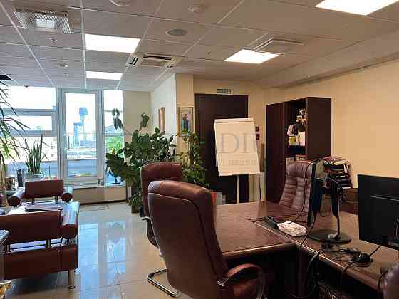 Продается офисное помещение 454 м² Москва