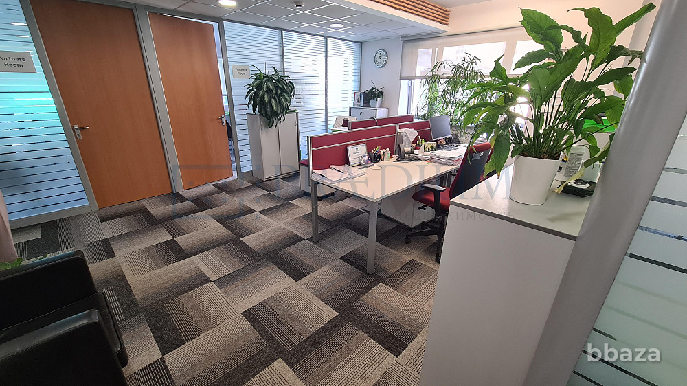 Сдается офисное помещение 485 м² Москва - изображение 1