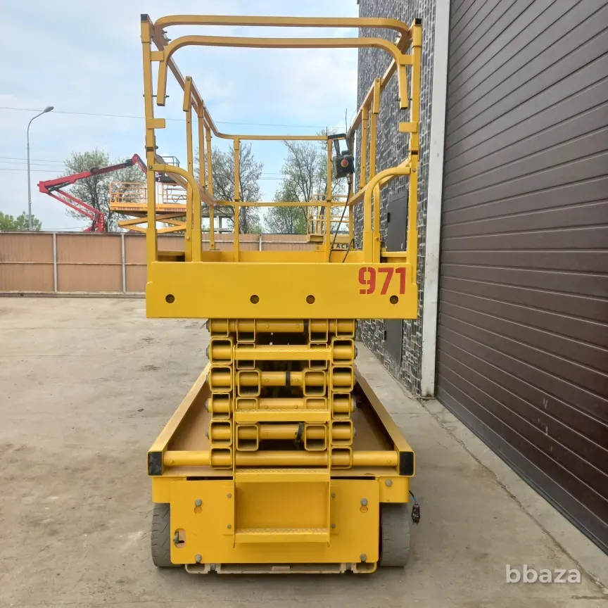 Продажа ножничных подъемников / купить самоходный строительный подъёмник Краснодар - изображение 1