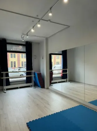 Отдельное помещение с ремонтом и витринами на 1 эт. в новом ЖК Санкт-Петербург