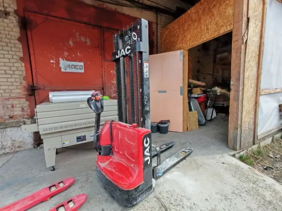 Штабелер самоходный JAC CDD 15-30 Бронницы