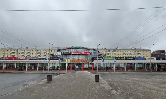 Сдам торговое помещение в ТЦ Лето Киров