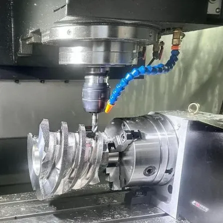 Фрезерный станок с ЧПУ QUASER MF500C, 4+1 ось, 2024 г Санкт-Петербург