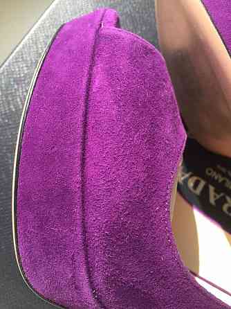 Туфли новые prada италия 39 размер замша сиреневые фиолетовые платформа 2 с Москва